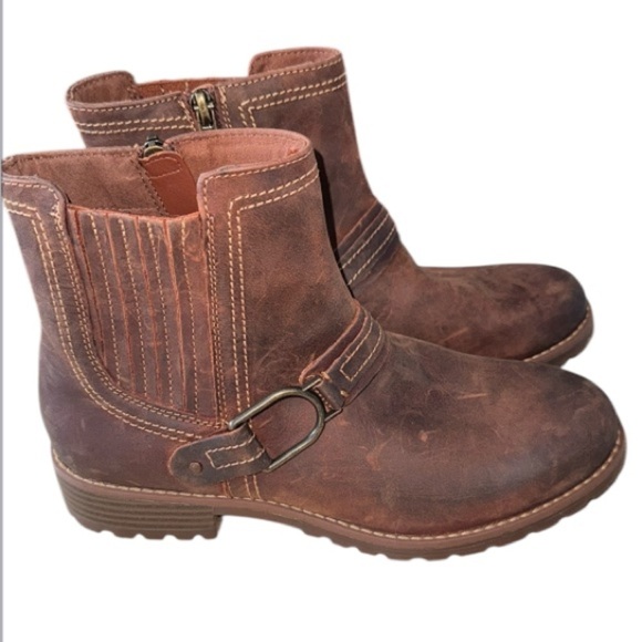 Clarks Aspra boots Buckle British Tan Leather 7.5 NWT distressed so comfortable - Picture 1 of 7